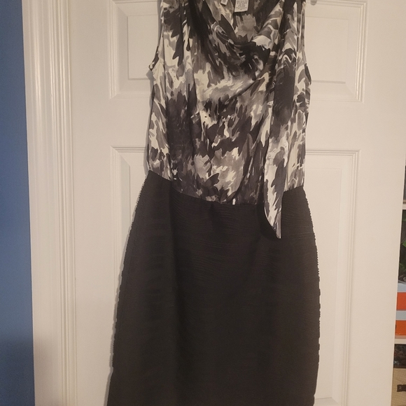 Dress - Picture 3 of 5